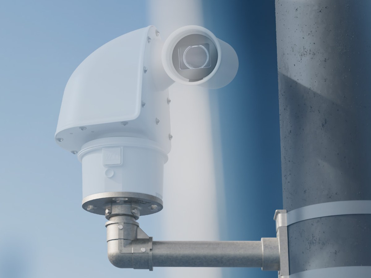 Sidewinder PTZ camera paired with the SWM-SP side of pole mount